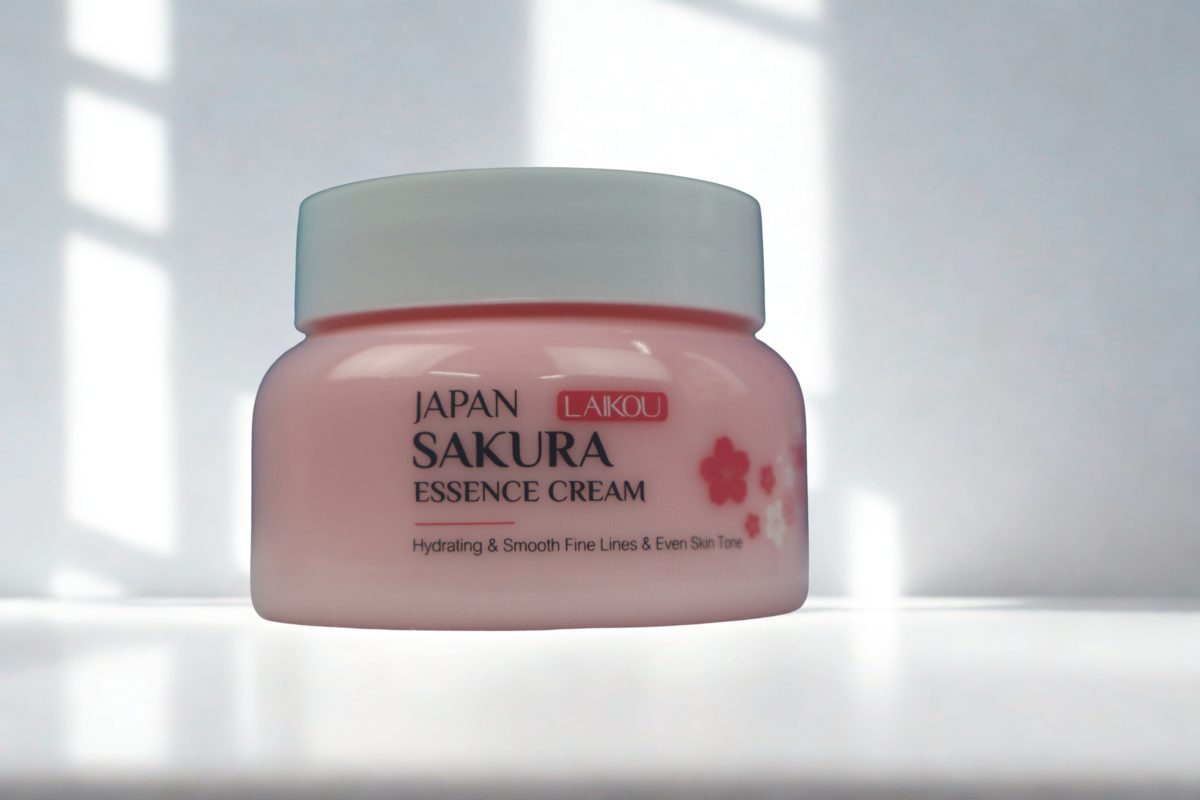 Laikou Japan Sakura Essence Cream - Image 1