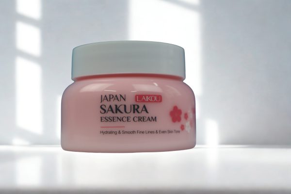 Laikou Japan Sakura Essence Cream